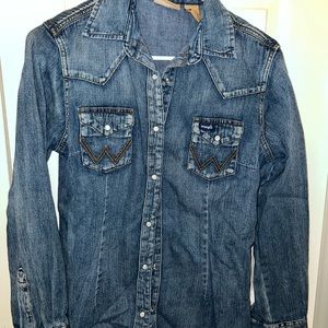 Wrangler Pearl snap button down